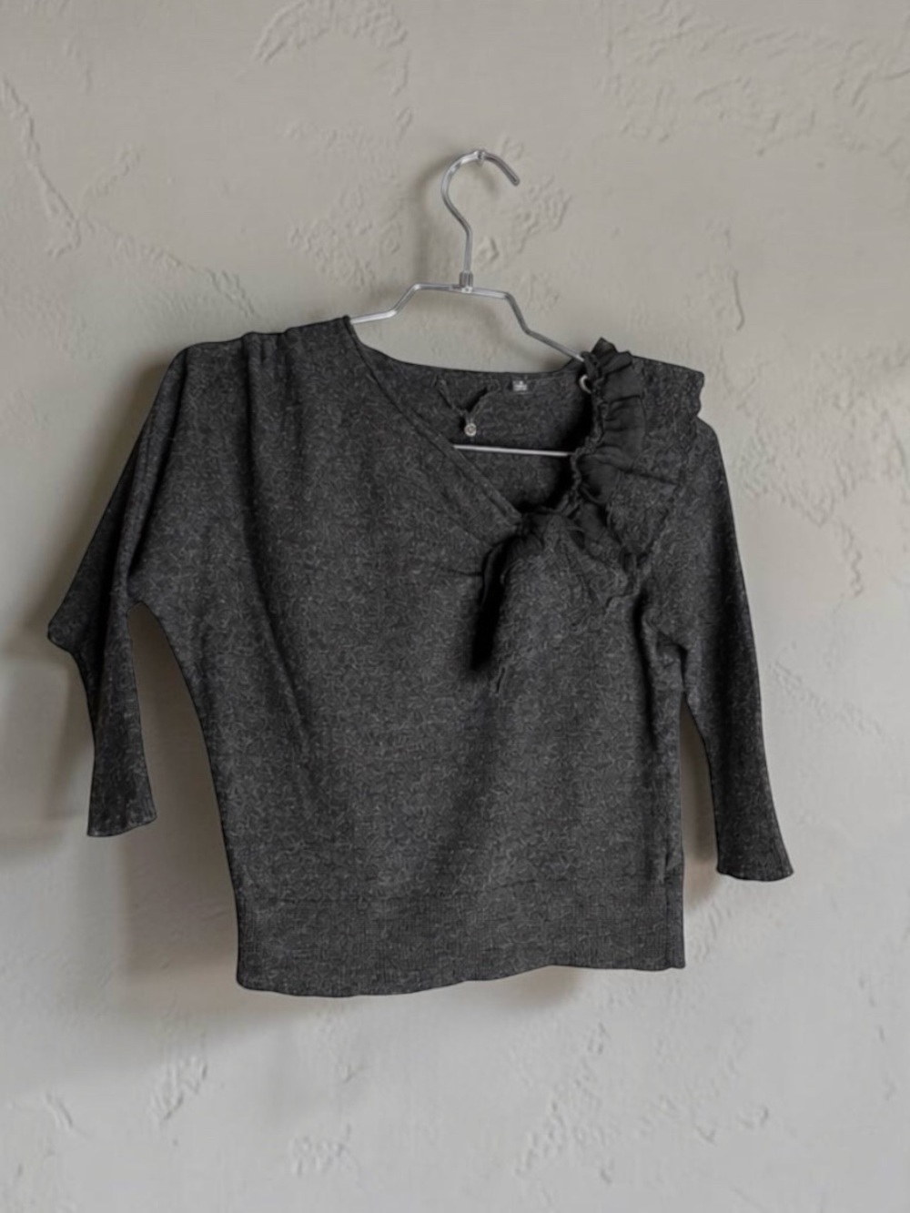 Knitted & Knotted Cropped  V-Neck 100% Wool Sweater Gray VERY SMALL MEDIUM